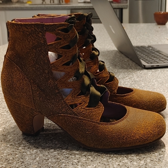 Anthropologie leather retro style ankle boots by Gee Wawa 9 - Picture 4 of 13